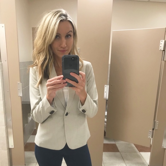 Meet your Posher, Rachael - Picture 1 of 8